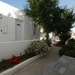 Ξενοδοχείο με διαμερίσματα Morfoula's 3*