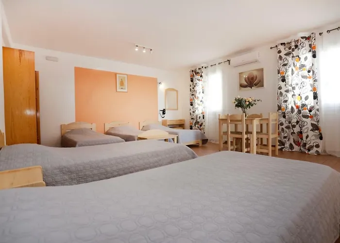 毛弗拉一室公寓酒店 3*